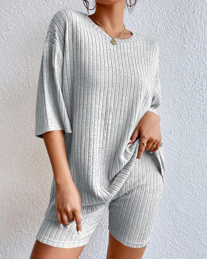 AMÉLIE – Stickat 2-delat set med shorts | Stil & komfort för vår & sommar