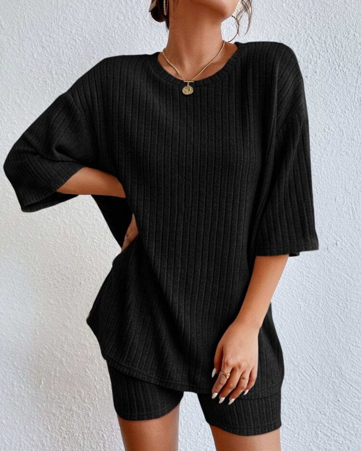AMÉLIE – Stickat 2-delat set med shorts | Stil & komfort för vår & sommar