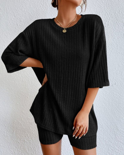 AMÉLIE – Stickat 2-delat set med shorts | Stil & komfort för vår & sommar