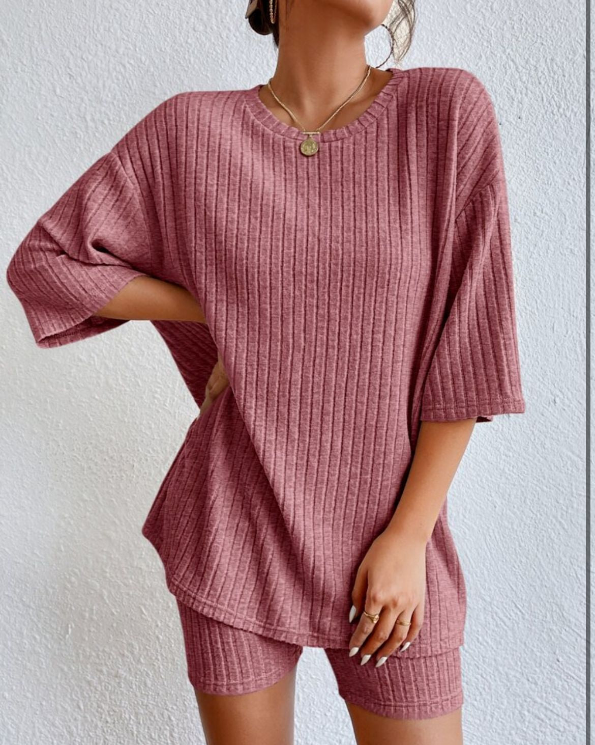 AMÉLIE – Stickat 2-delat set med shorts | Stil & komfort för vår & sommar