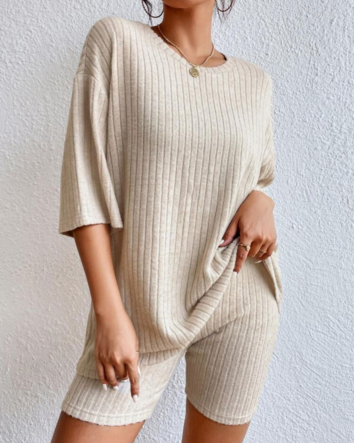 AMÉLIE – Stickat 2-delat set med shorts | Stil & komfort för vår & sommar