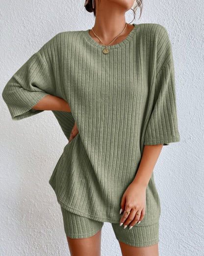 AMÉLIE – Stickat 2-delat set med shorts | Stil & komfort för vår & sommar